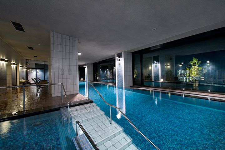 室内温水プール